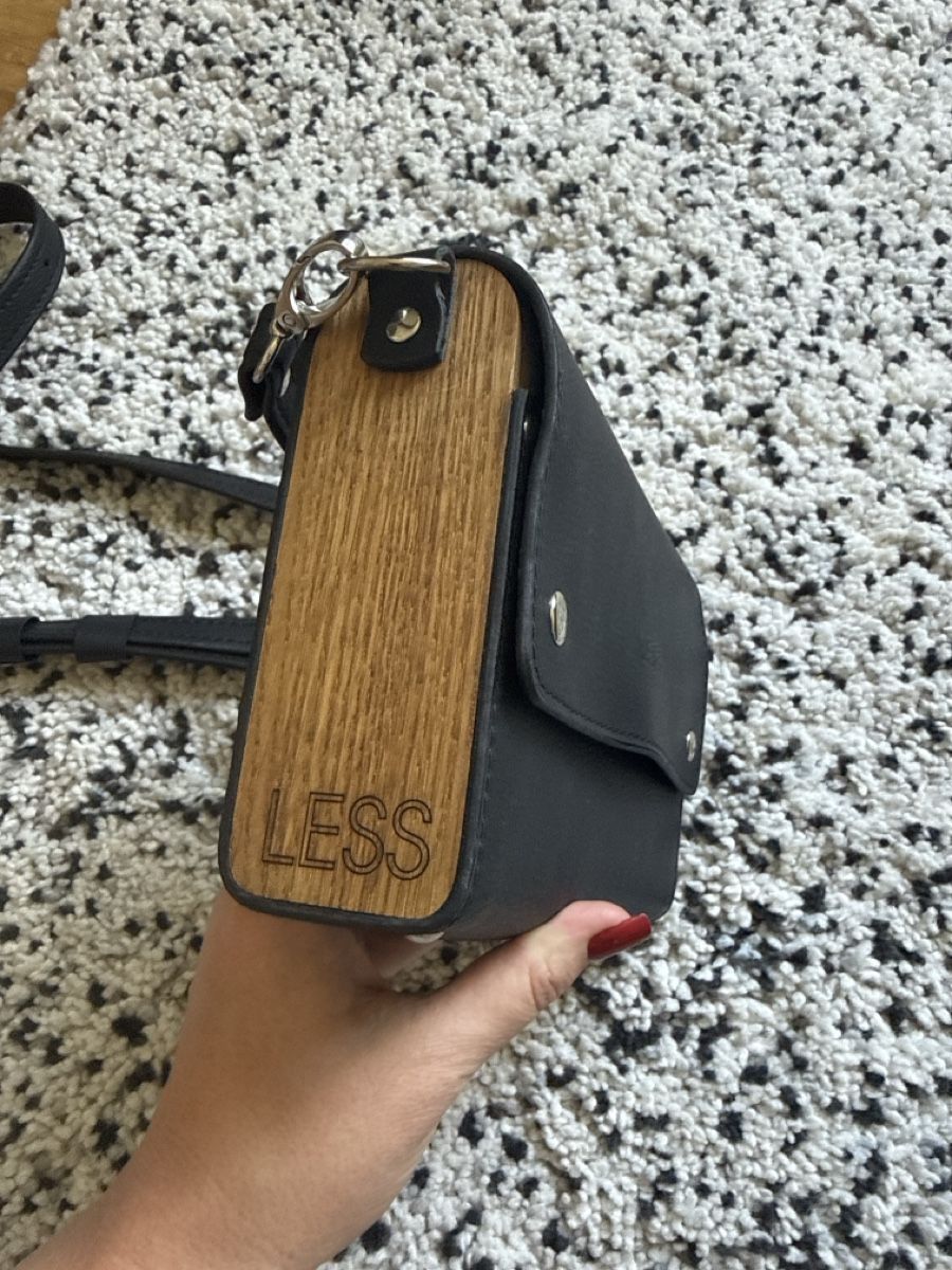 Borse da donna: Less leather shoulder bag – Usato da Zürich venduto da Liz_premudraya 1