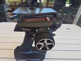 SANWA MT5 MT-5 2.4 GHz Pilot Radio FERNSTEUERUNG RC AUTO