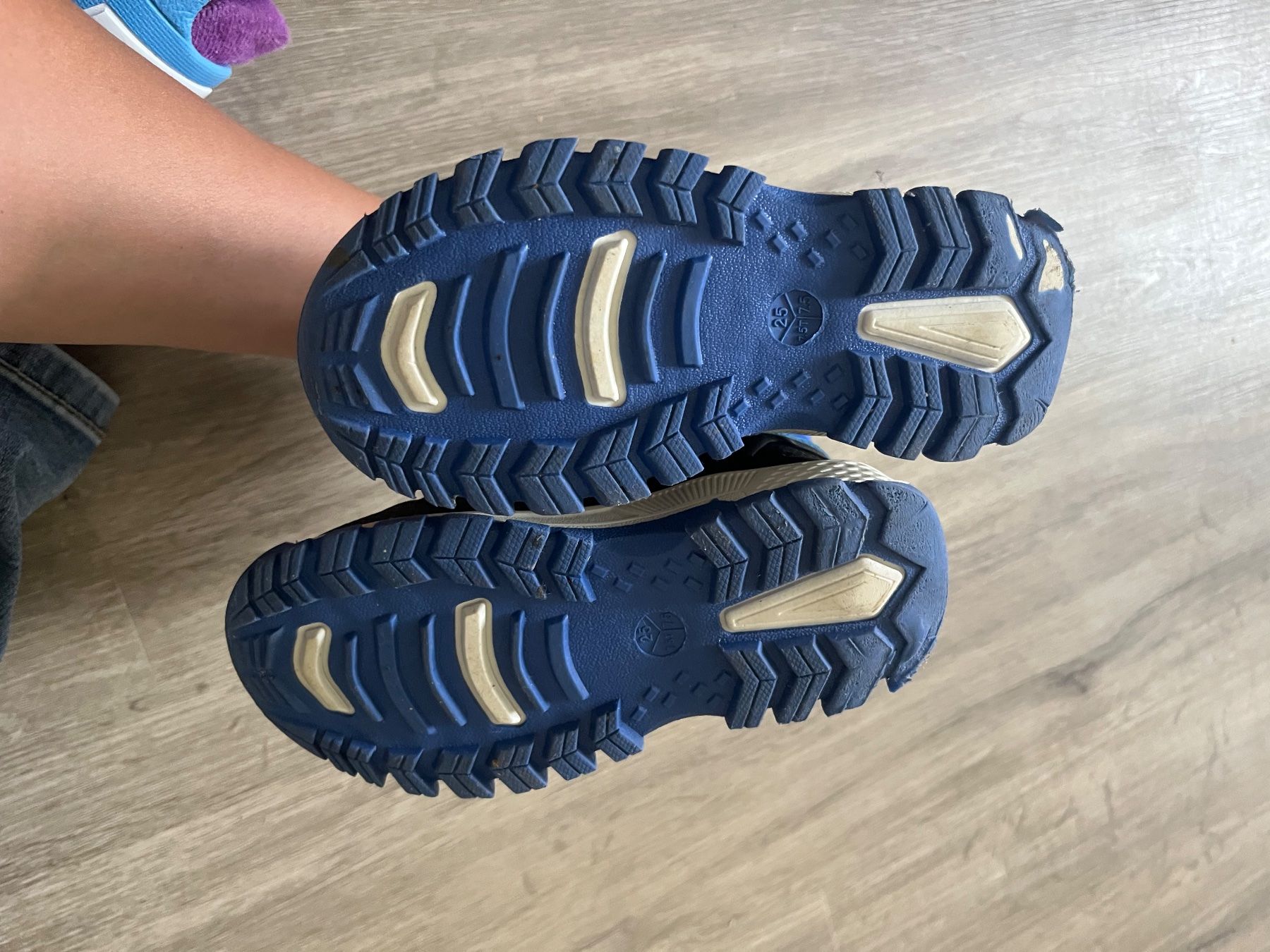 Schuhe für Jungen: Winterschuhe, Größe 25 – Gebraucht aus Interlaken von dan_8ssh 1