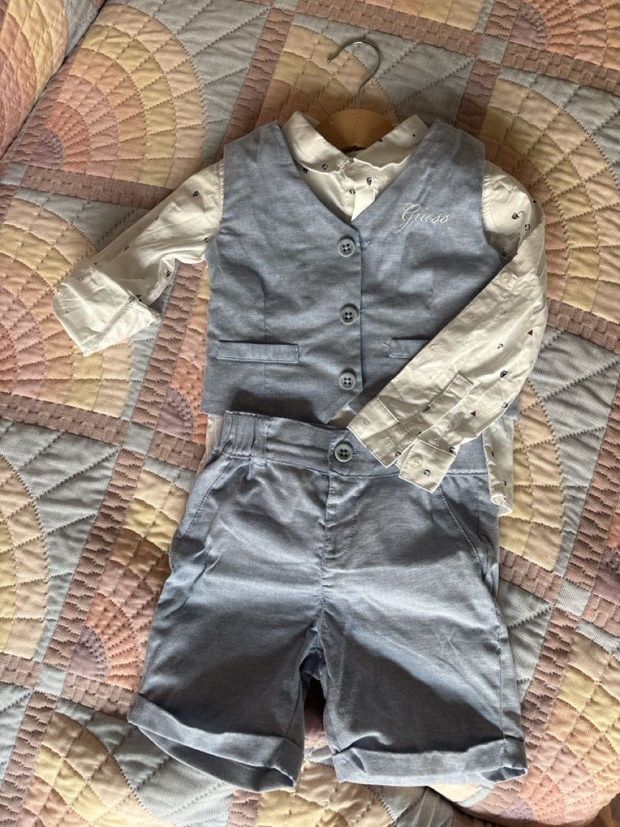 Guess Completi: Anzug Kleinkind 18-24M /86-92 - Guess – Nuovo (secondo la descrizione) da Rorschach venduto da CREDOCONTRO 1