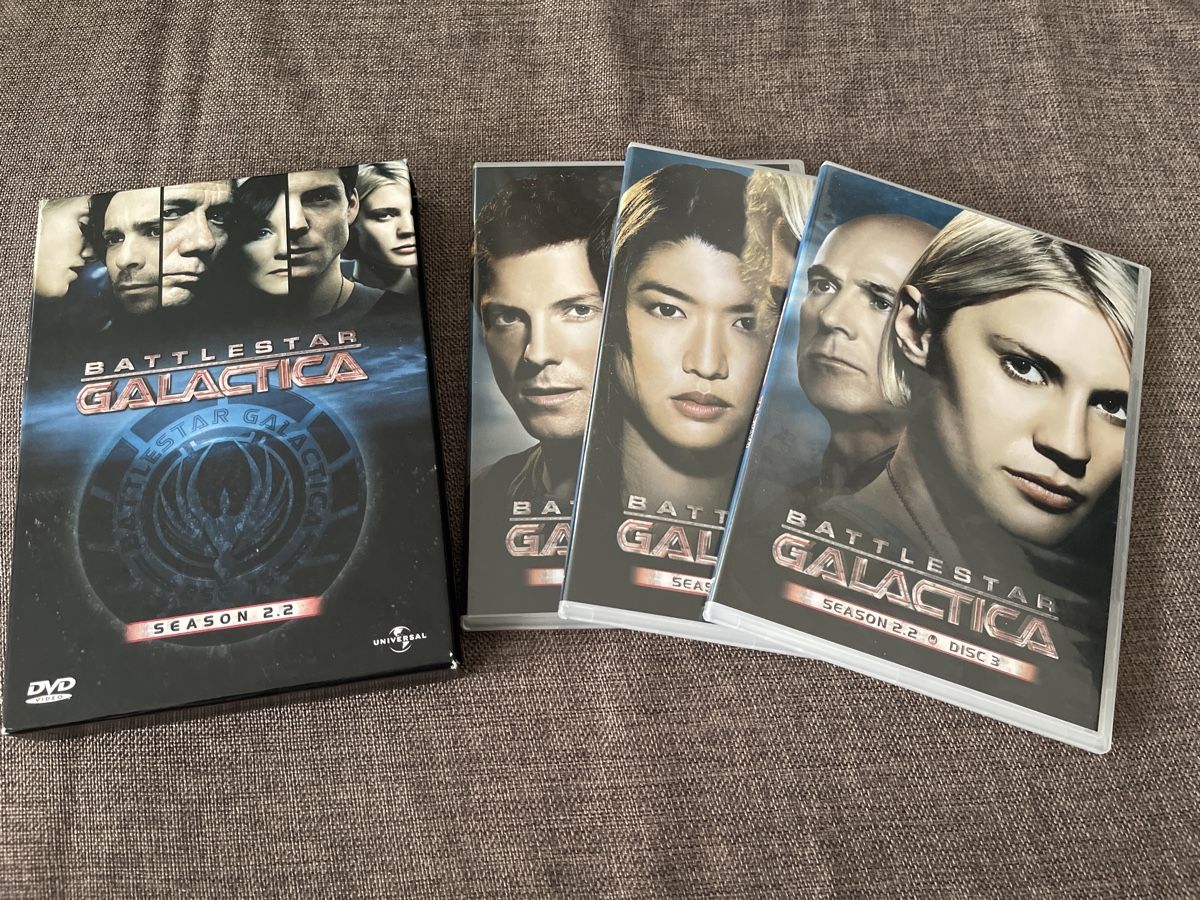 Tutti i DVDs: Battlestar Galactica Staffel 2.2 DVD Box – Usato da Unterkulm venduto da AnoliOccasion