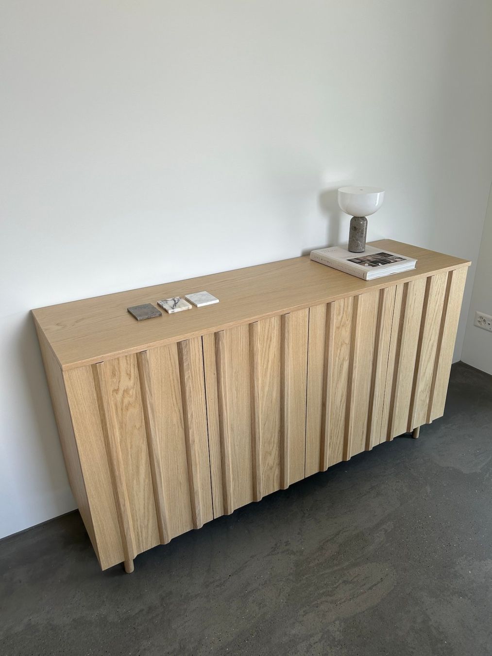 Cassettiere: Rib Sideboard Eiche Normann Copenhagen – Nuovo (secondo la descrizione) da Hedingen venduto da san_r2sw