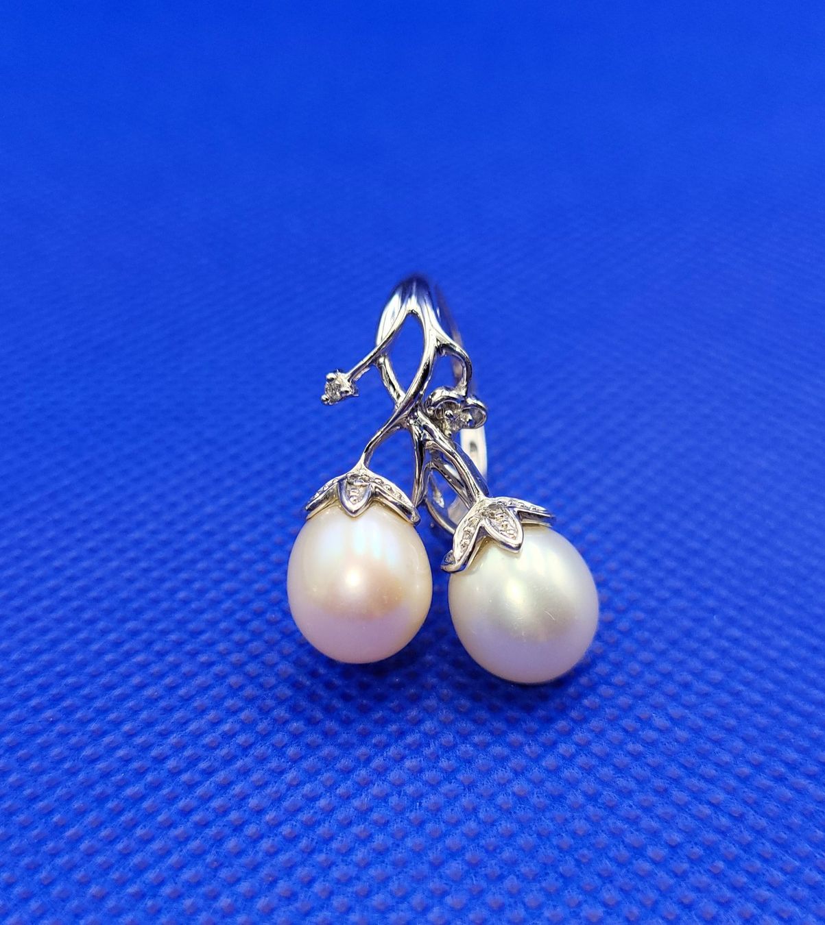 Anelli: 585 Weiss Gold Ring Mit Brillanten Und  Perlen – Usato da Wald ZH venduto da Aniade 4