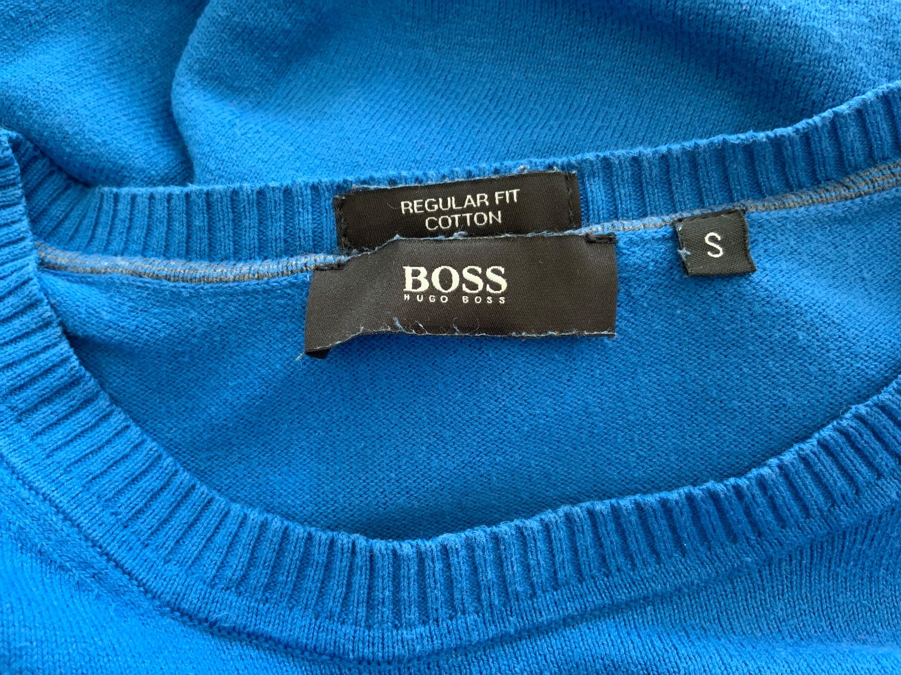 Hugo Boss Pulls & Sweat-shirts: Boss herrenpuli gr S – D'occasion à Langnau am Albis par Judithsebi