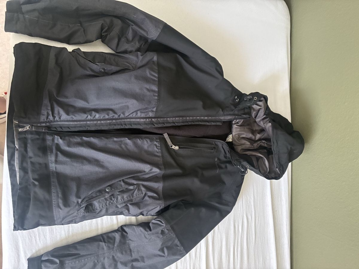 Decathlon Giacche: Decathlon Jacket black size S used condition – Usato da Zürich venduto da Sergio.BR