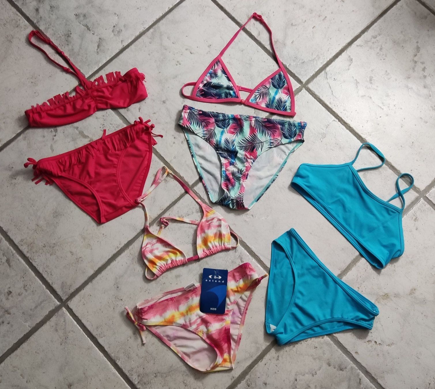 Badekleider & Bikinis: Mädchen Bikini Set – Gebraucht aus Chur von Rodanisa