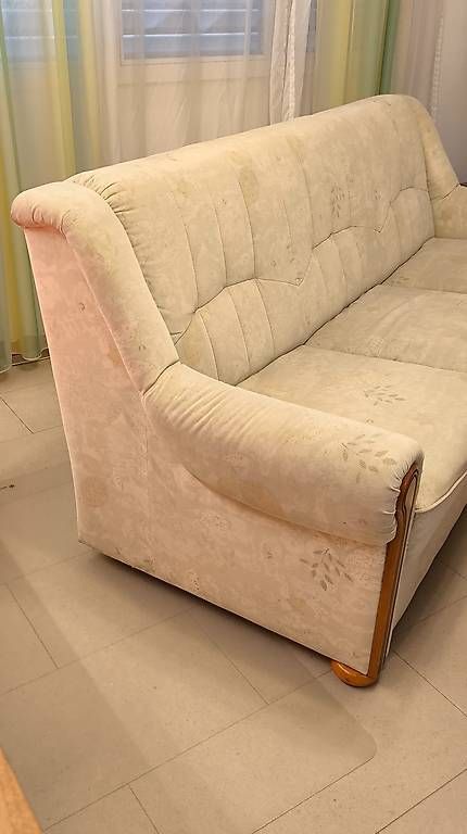 Sofas: Schlafsofa mit Federkern, 2 Meter breit  – Gebraucht aus Möriken AG von awa_2js2 1