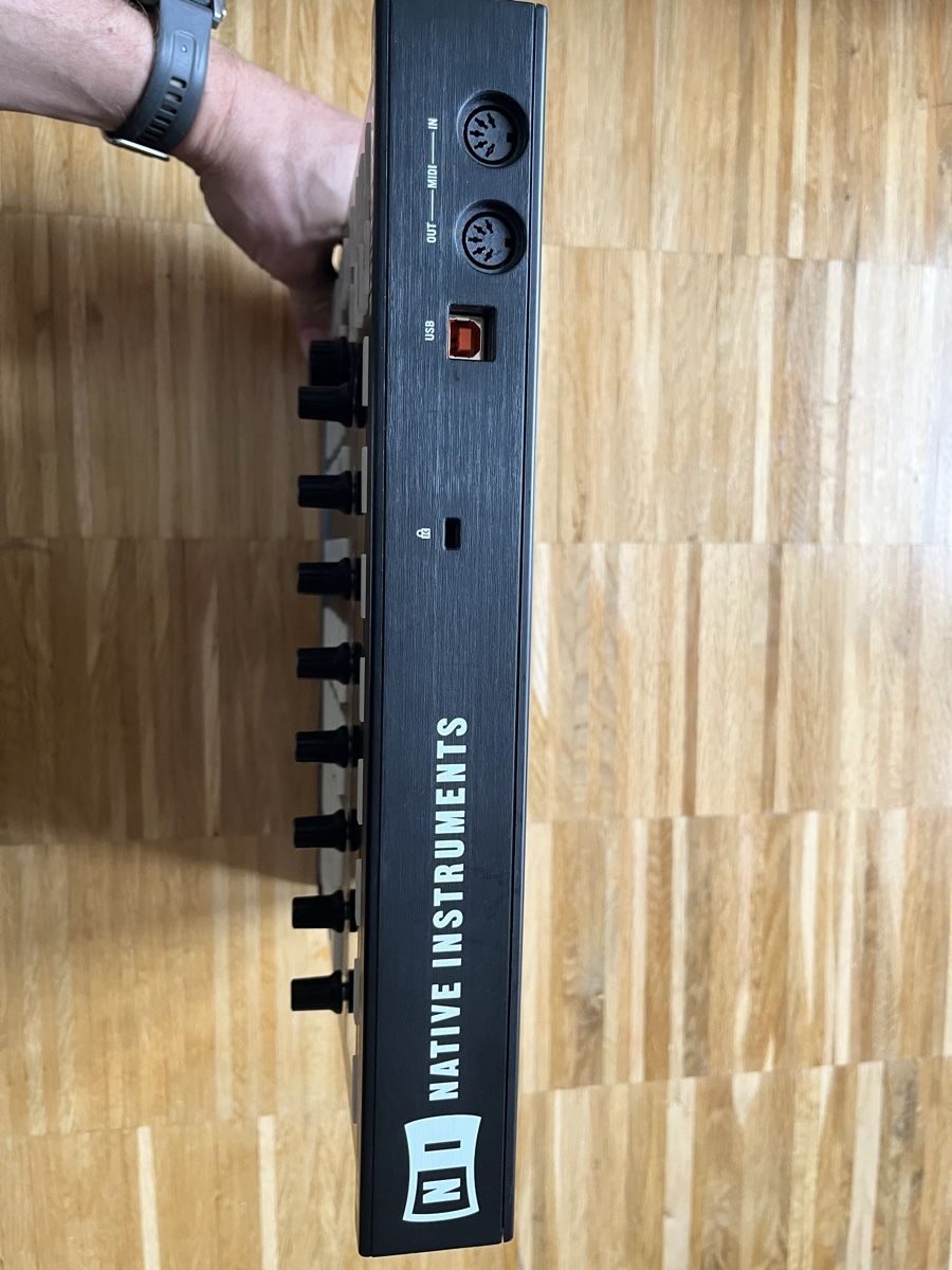 Native Instruments Strumenti musicali: Native Instruments Maschine MK2 Black – Usato da Zürich venduto da dr.drummer 2