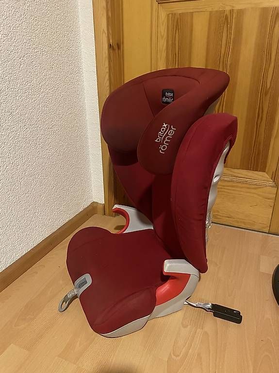 Britax Römer Seggiolini per auto: Römer Britax Kindersitz mit Isofix – Usato da Allschwil venduto da CaSu- 1