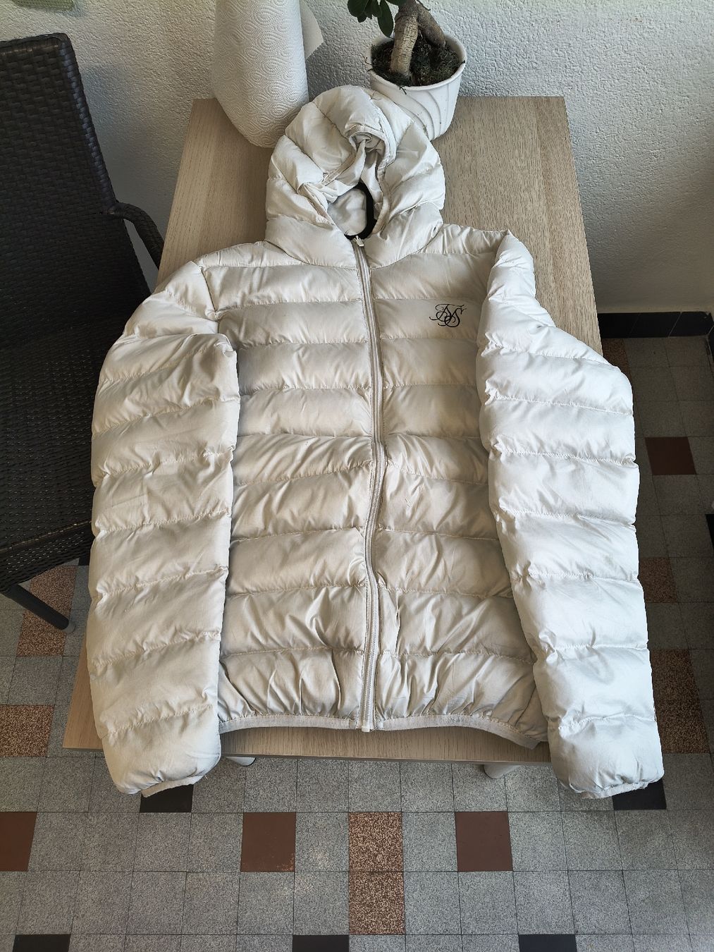 Siksilk Jacken: Siksilk Winterjacke weiss Gr. M – Gebraucht aus Luzern von val_9vv5 1