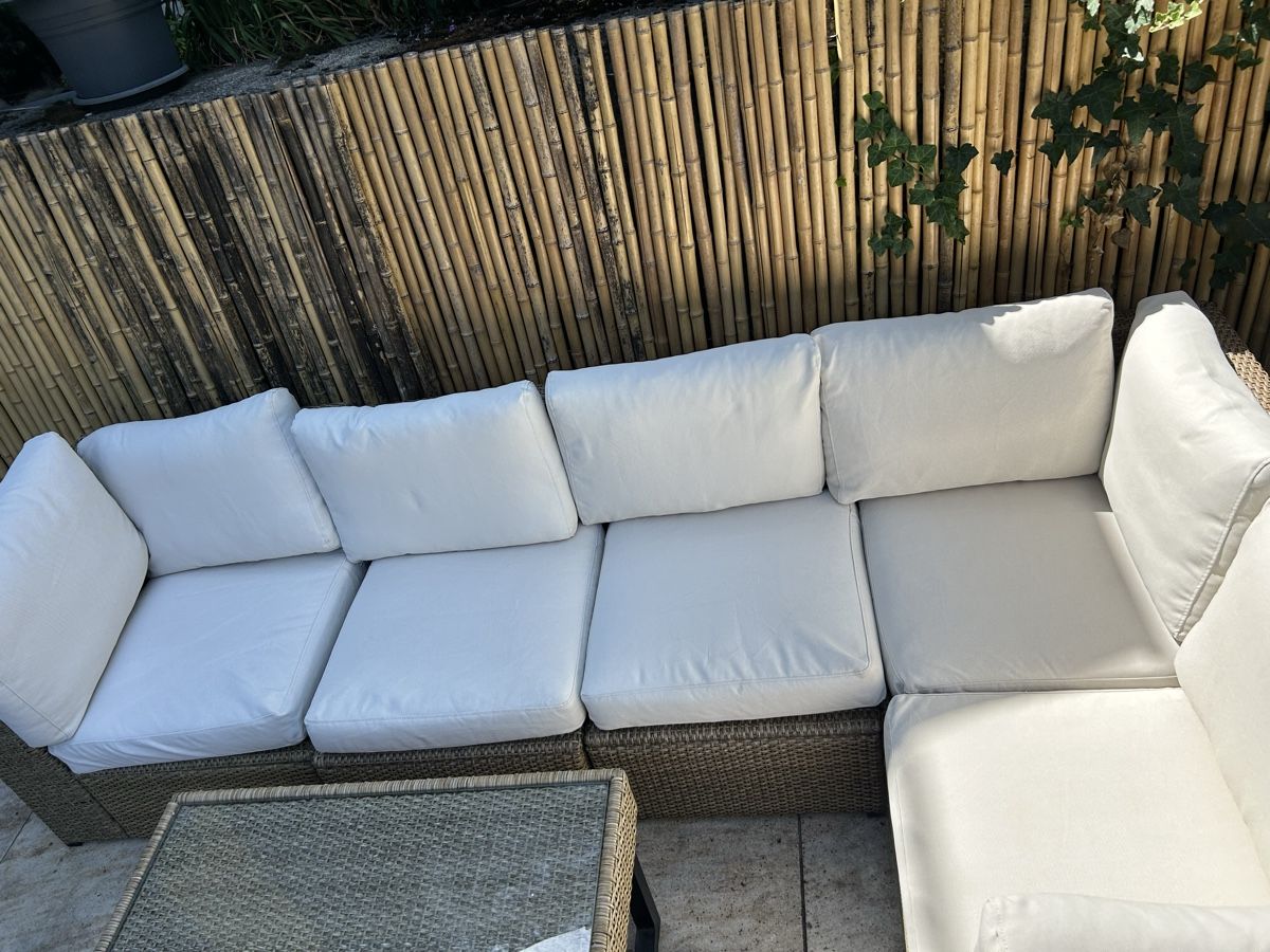 Divani: Ikea Gartenlounge mit Tisch – Usato da Basel venduto da marcvo 3