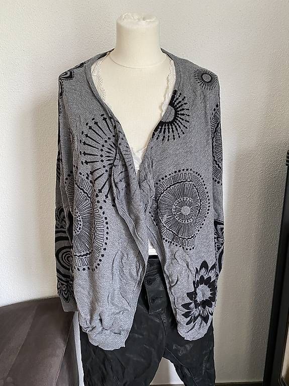 Gilet & Giacche senza maniche: Jacquettes taille unique  – Usato da Cheseaux-Lausanne venduto da Fannelle01 1