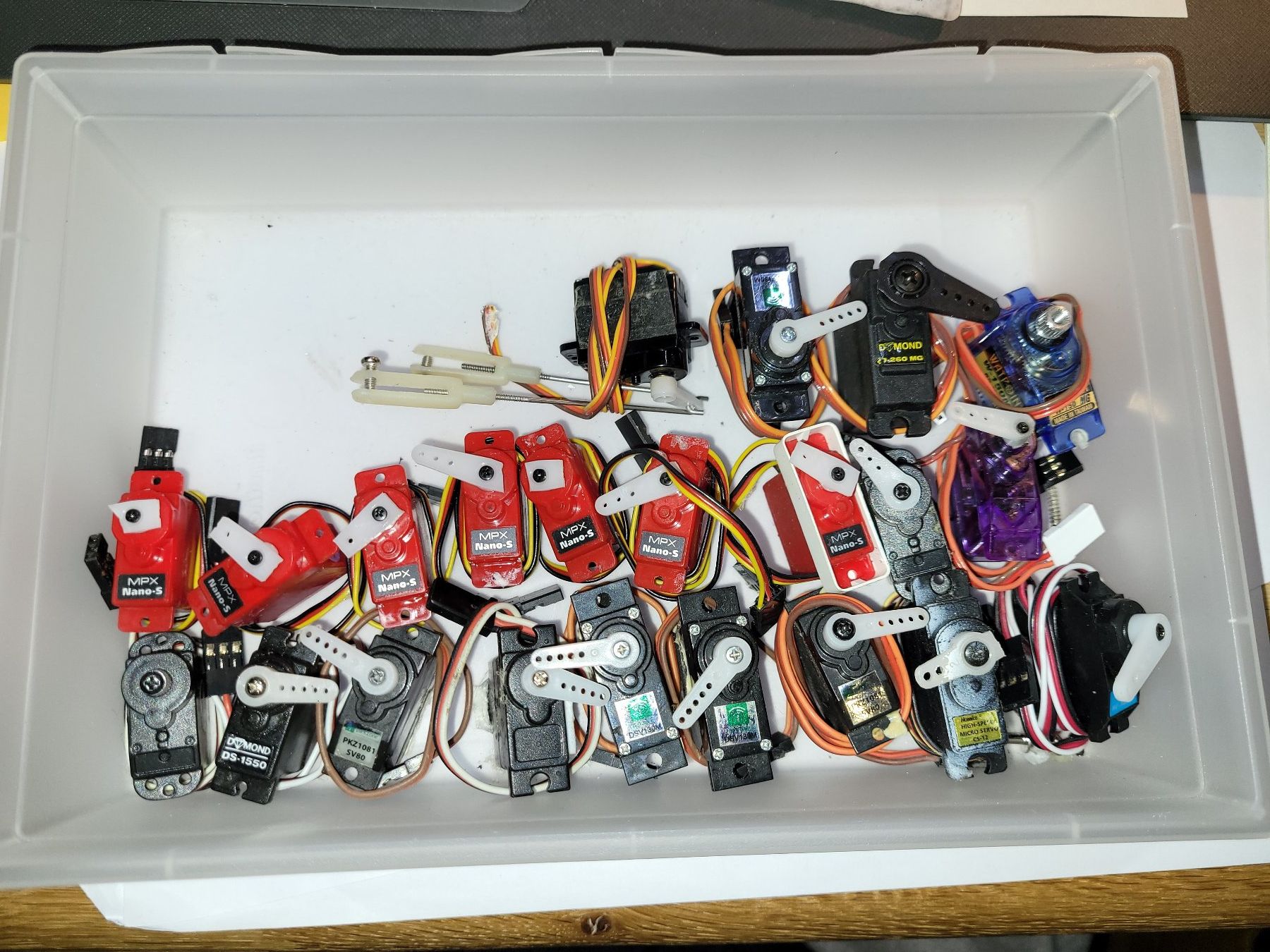 Modellismo RC: Grosses Servolot, geprüft, Midi/Mini/Microservos – Usato da Winterthur venduto da testi67 1