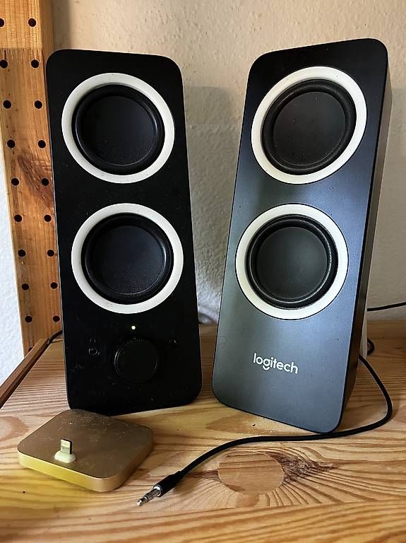 Haut-parleurs: Logitech Z200 Stereo-Lautsprecher / PC-Boxen – D'occasion à Zürich par Simon_75s6 1