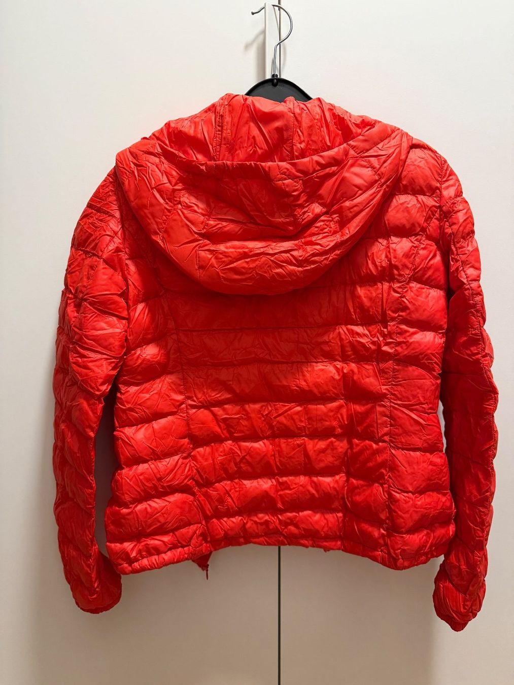 Benetton Jacken: Ultraleichte, packbare Daunenjacke mit Packbeutel – Gebraucht aus Rupperswil von Mfl_1976 1