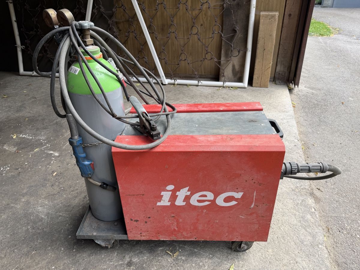 Tous les outils: MAG Schutzgasschwessanlage Itec 280 – Défectueux à Menzberg par Bevog 2