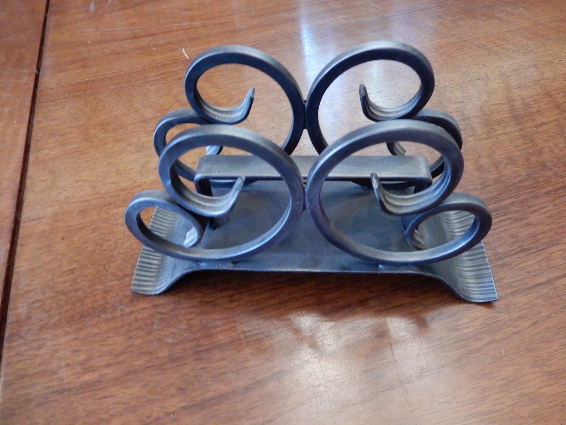 Altro in Stoviglie & Bicchieri: Serviettenhalter Metall Jugendstil Dekoration – Usato da Erstfeld venduto da Mario_boe0