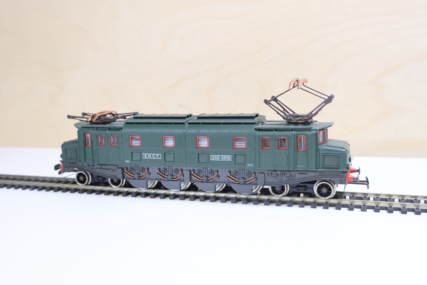 Jouef Modelleisenbahnen: JOUEF SNCF grosse E-Lok H0 DC – Gebraucht aus Winterthur von Monstera 2