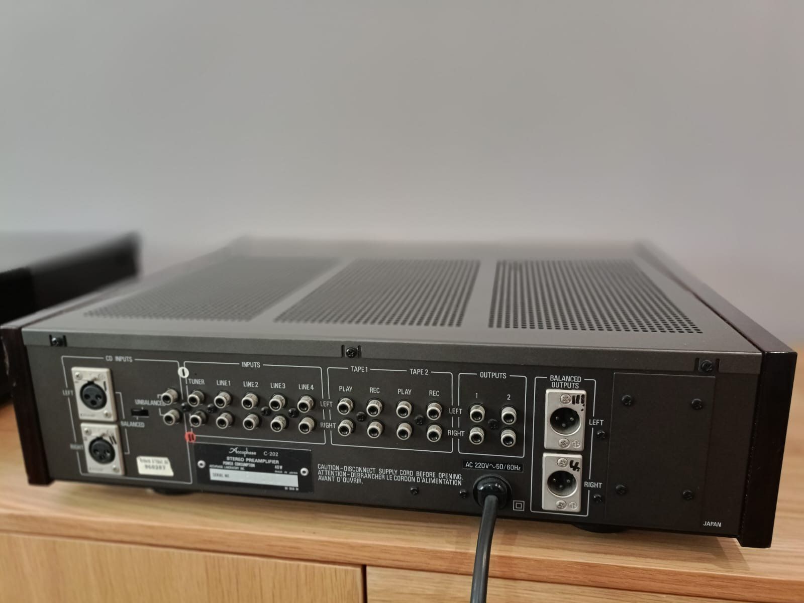 Accuphase Amplificatori: Accuphase C 202 - Vorverstärker – Usato da Basel venduto da Threemice 3