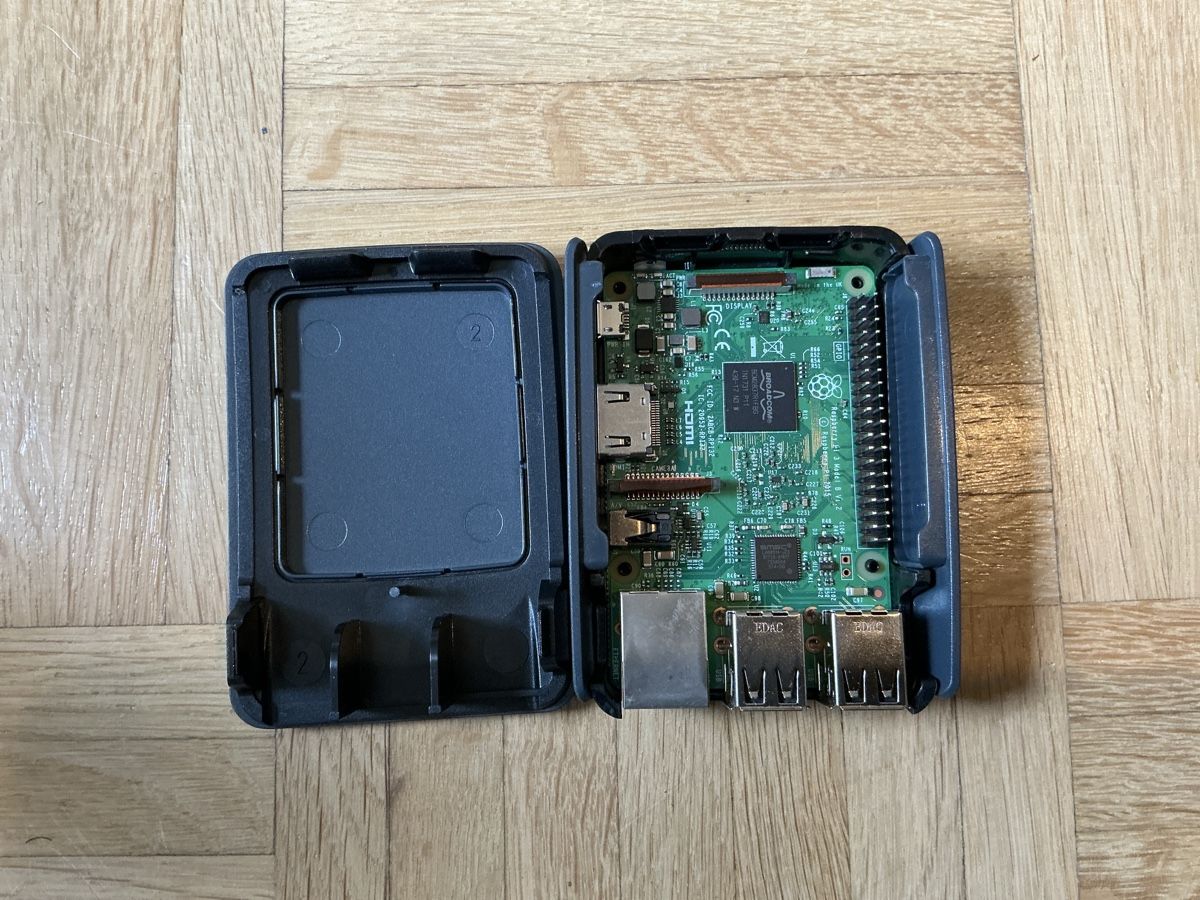 Raspberry Pi Componenti elettronici: Raspberry Pi 3 Model B im Originalgehäuse gebraucht – Usato da Basel venduto da lau5 2