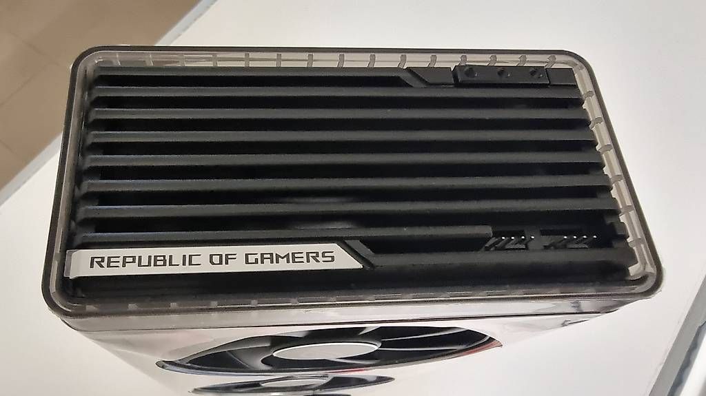 Nvidia Schede grafiche: RTX4090 GEHÄUSE – Usato da Unterengstringen venduto da Baldyman 2
