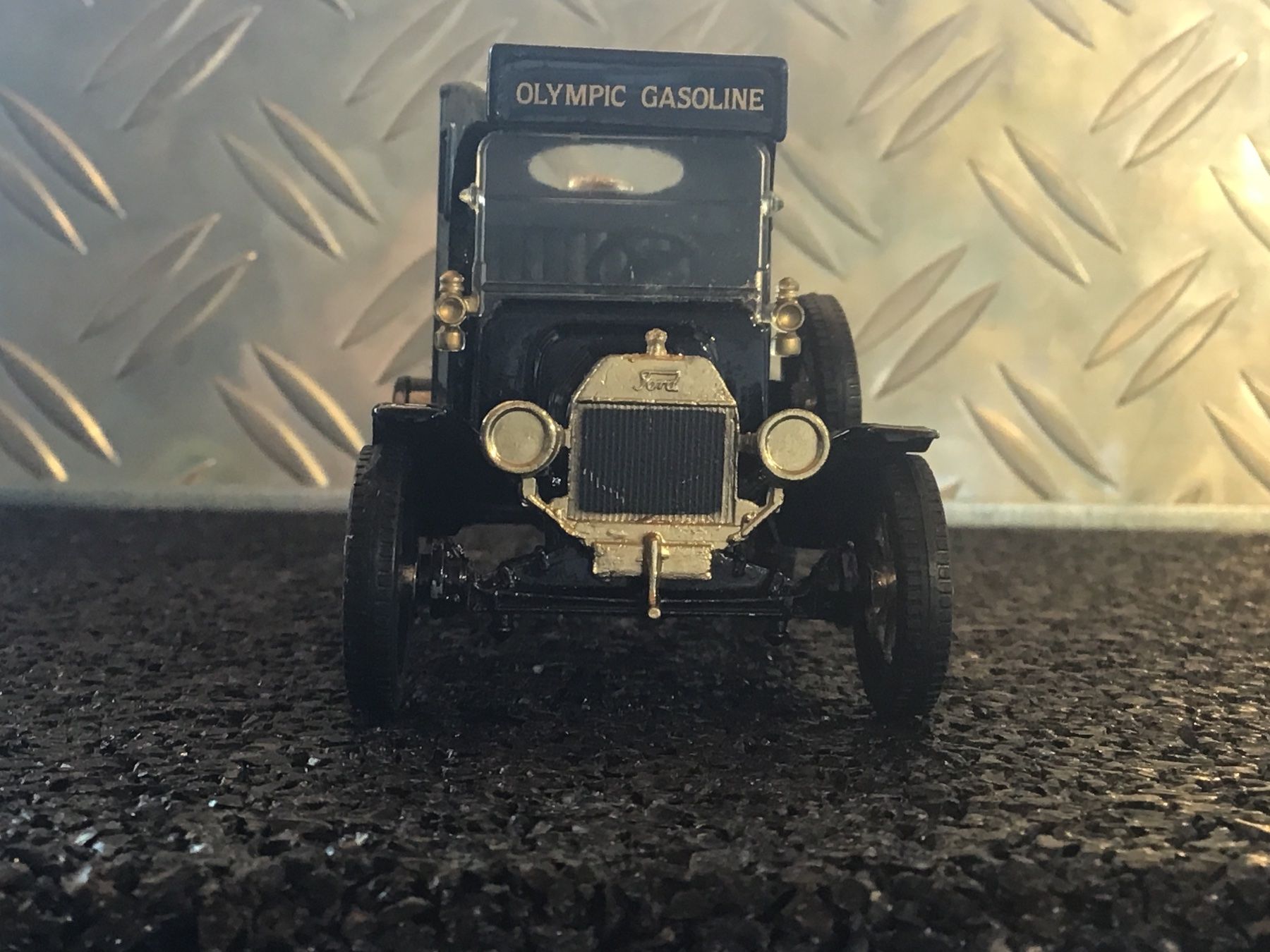 Corgi Toys Modellini d'auto: CORGI CLASICS FORD  MODEL T  TANKER – Usato da Männedorf venduto da Spezial-Modelle 1