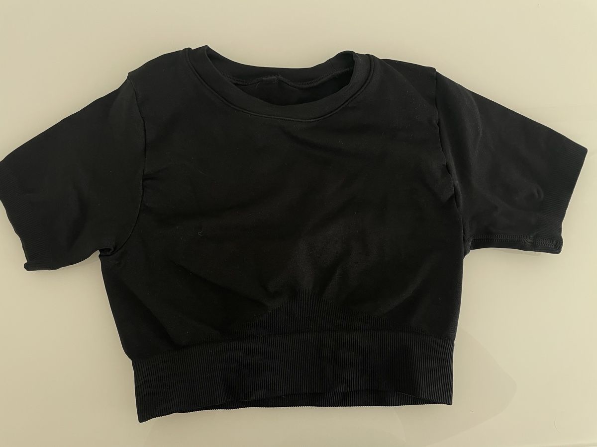 Teveo Top: Teveo CropTop Sensation schwarz – Usato da Fällanden venduto da hannah_bofinger