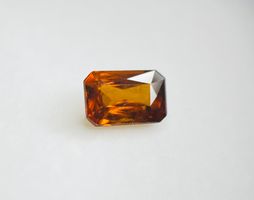 Natürlicher Hessonit Granat 2.24 ct–Madagaskar–Unbehandelt