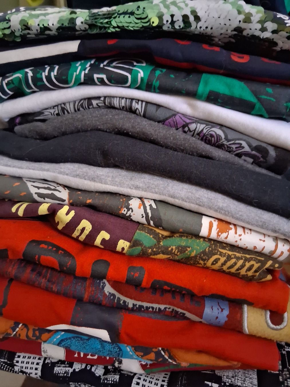 Maglioni & Felpe: Langarm Shirts 16 im Set gr 134 bis 146 – Usato da Astano venduto da mclotto 5