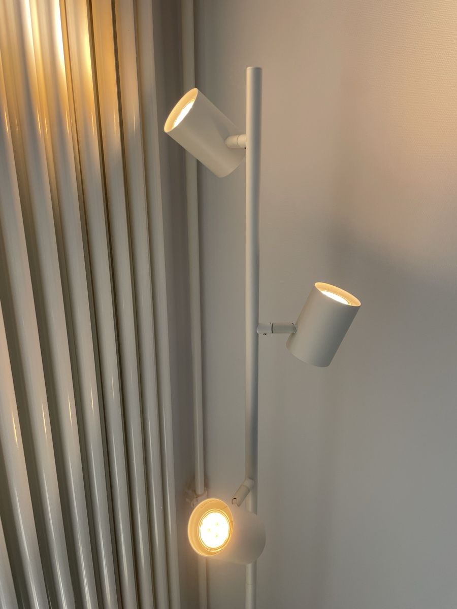 Ikea Lampen: NYMANE lampada a terra 3 faretti IKEA – Gebraucht aus Zürich von giu_f6mt 1