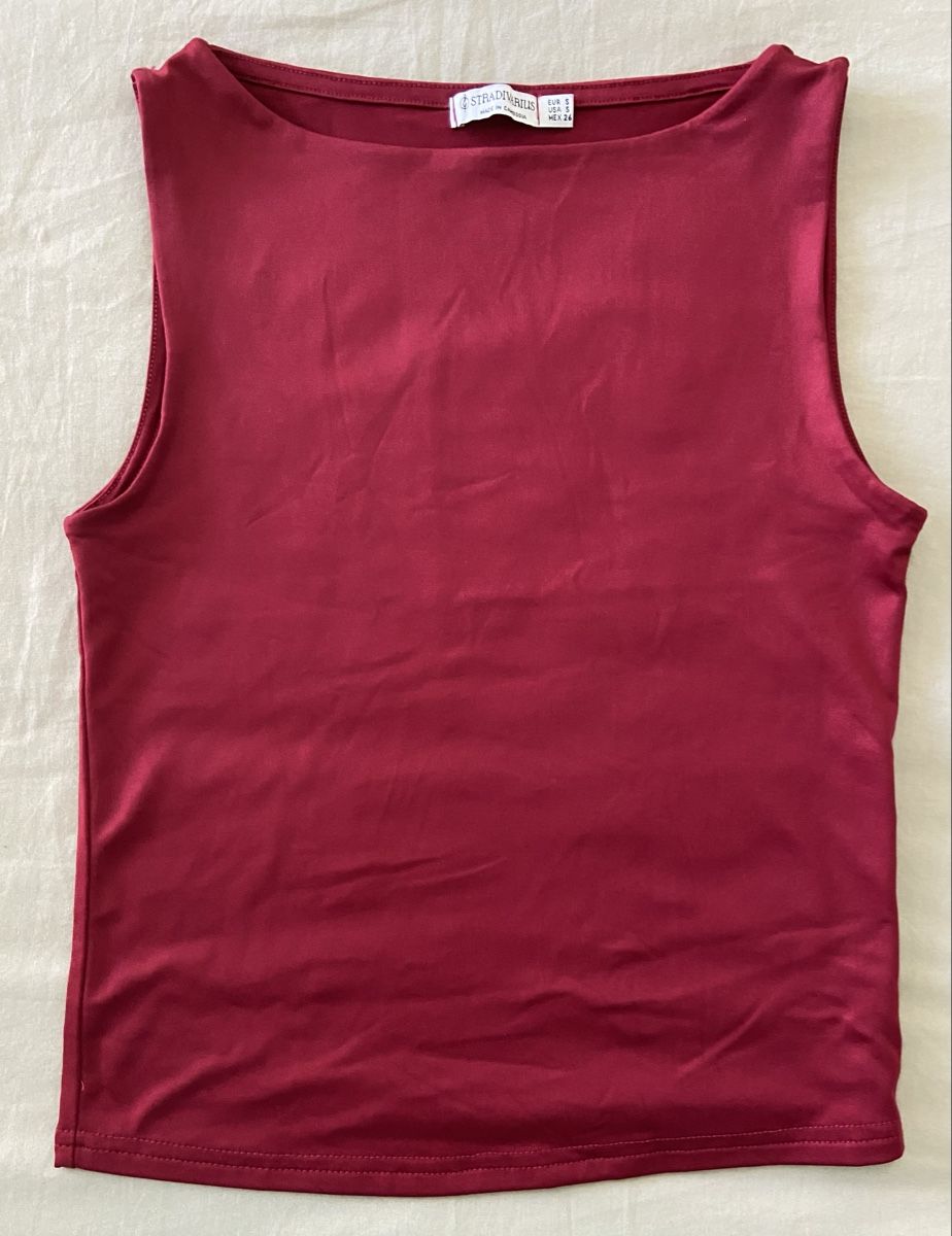 Stradivarius Top: Top bordeaux Stradivarius, S – Nuovo (secondo la descrizione) da Moutier venduto da chicboutique