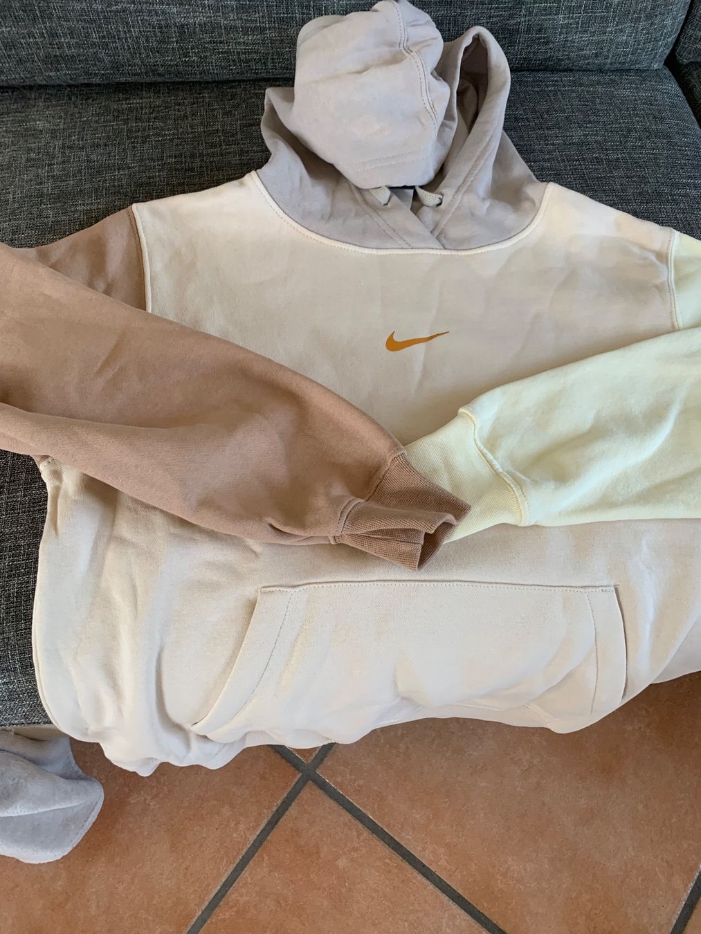 Nike Canottiere & Pantaloni: Nike tshirt – Usato da Menziken venduto da karma9 3