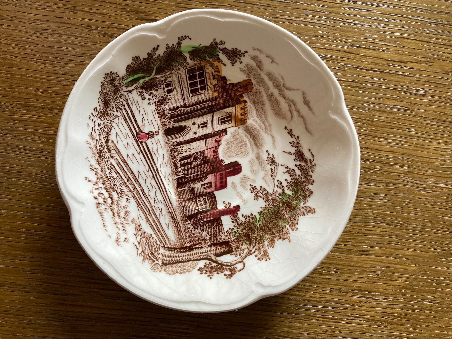 Johnson Brothers Tassen: Johnson Bros Haddon Hall Kaffeetassen x 5 – Gebraucht aus Luzern von AM2nd 3