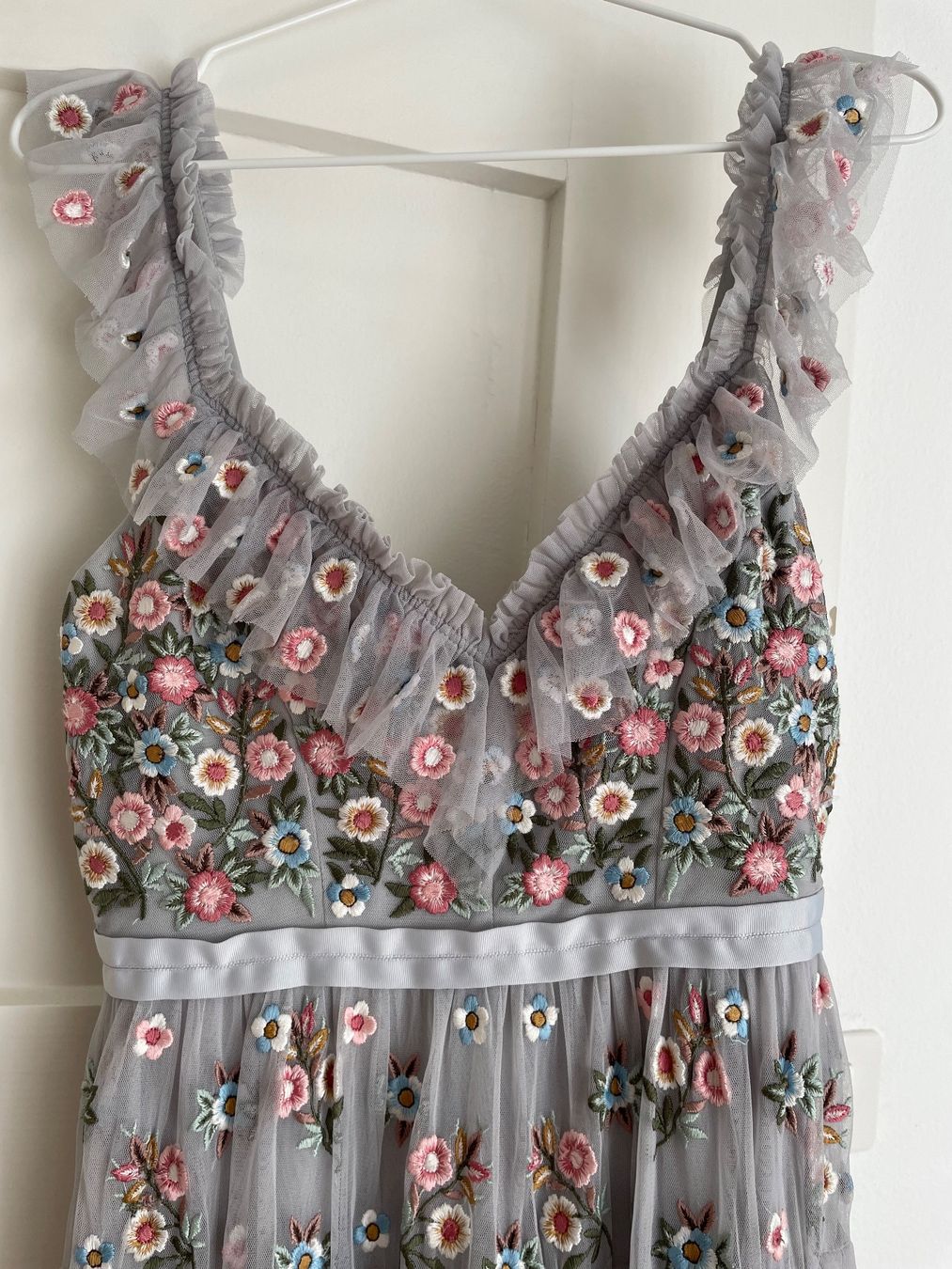 Kleider: Designerkleid Needle & Thread, 34-36, Grau-Blau 💐 – Gebraucht aus Bern von the_g6st 2