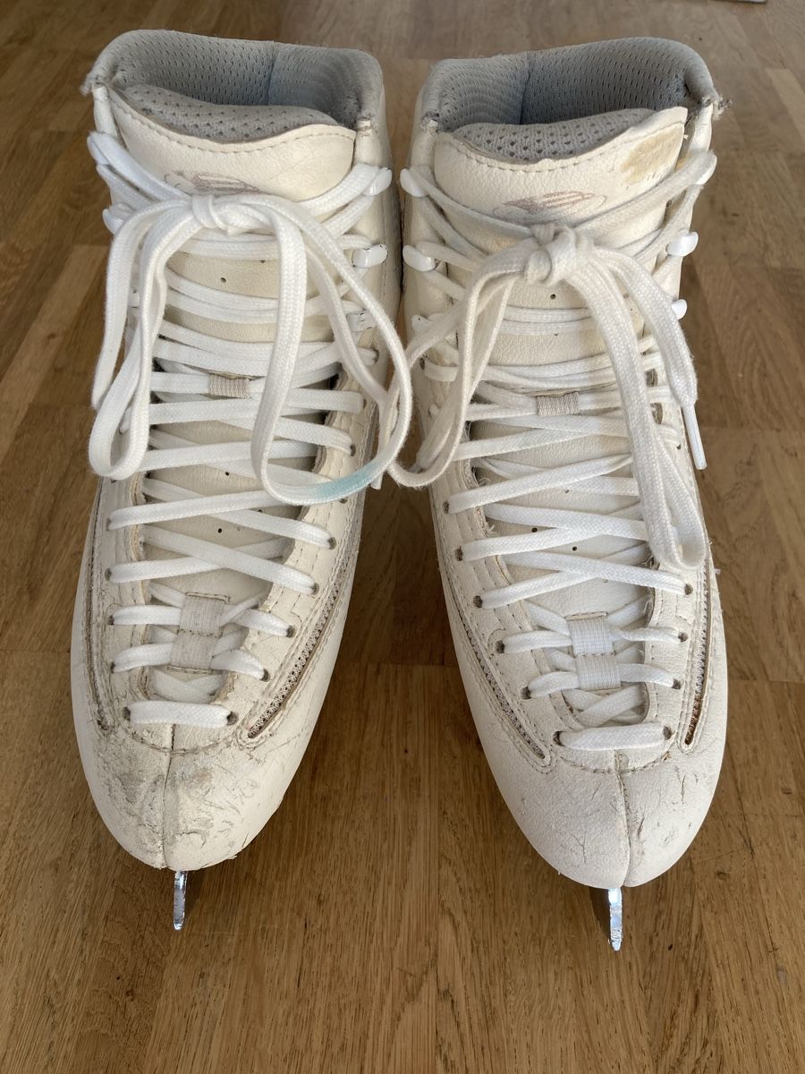 Edea Schlittschuhe: Edea Ice Fly 245 – Gebraucht aus Zürich von Retrogirl 2