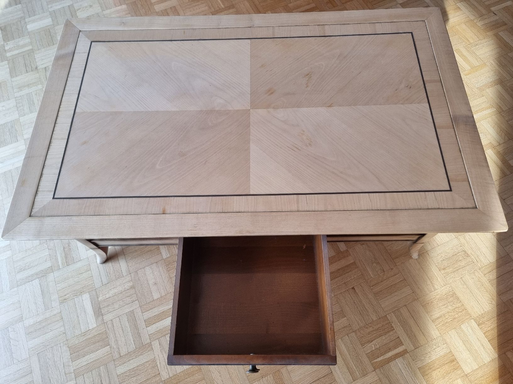 Tavoli: Table basse en merisier massif style Louis Philippe  – Usato da Bevaix venduto da Lemana 2