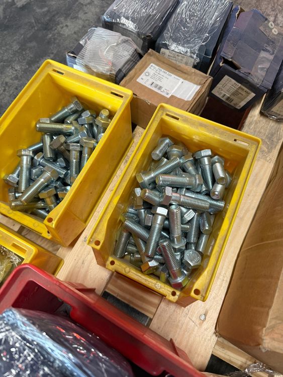 Tous les outils: Schrauben Konvoult M16/ M12 Ab 1CHF – Neuf (Voir description) à Herzogenbuchsee par bjo_5fyj 3