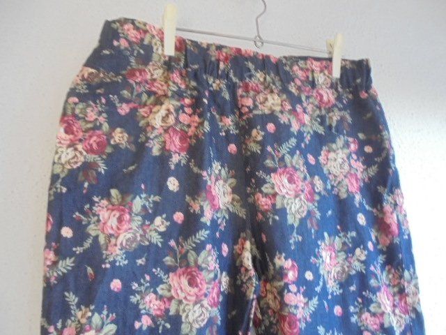 Jeans: Jeans mit rosa ROSEN  Gr. 40-42 – Nuovo (secondo la descrizione) da Hinwil venduto da Glasperlen 4