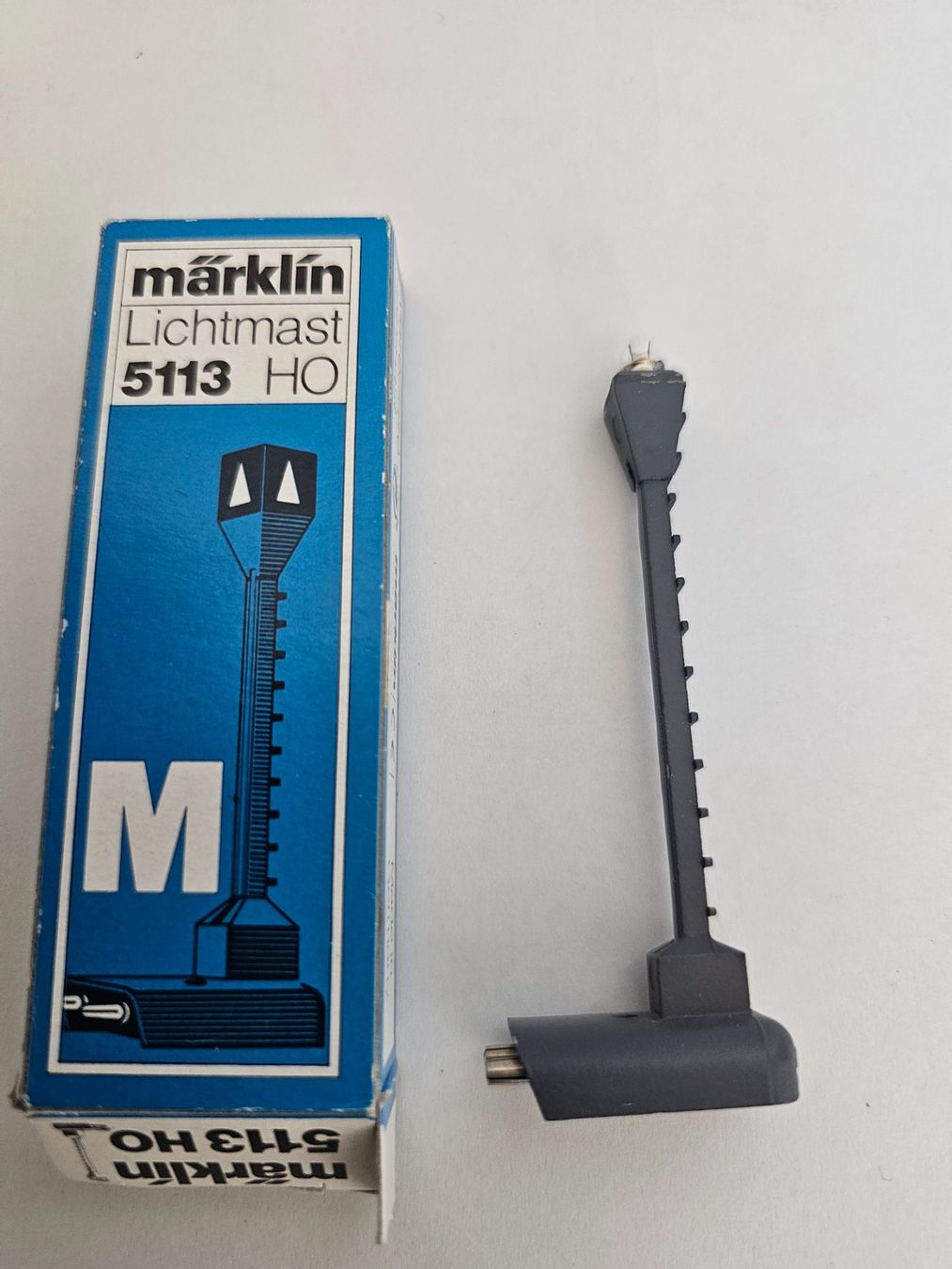 Märklin Modelleisenbahnen: Märklin H0, Lichtmast 5113 – Neu (gemäss Beschreibung) aus Hunzenschwil von swissladyshop