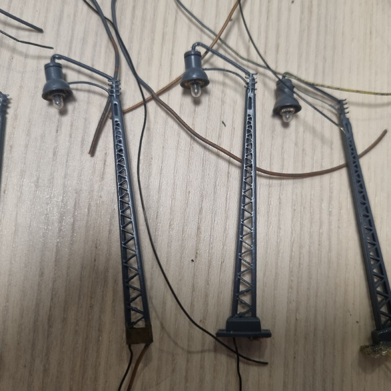 Modellini di ferrovie: 19 Strassenlampen Spur N – Usato da Männedorf venduto da Modellbau-wyss 1