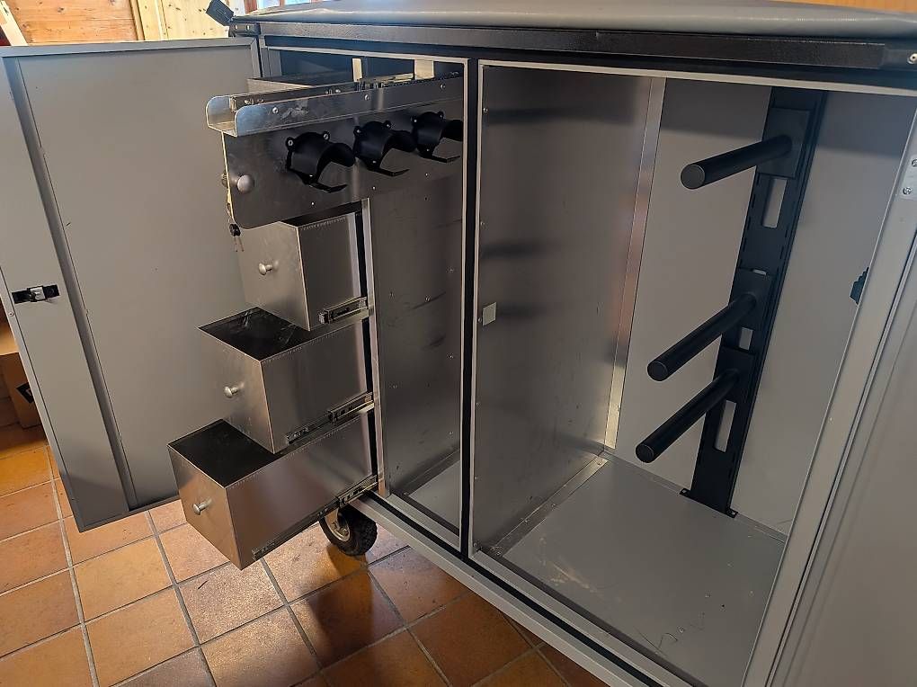 Armadi: Turnierschrank  – Usato da Eichberg venduto da san_5grt 2