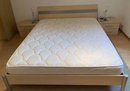Chambre : avec lit 160x210, sommier et matelas, ....