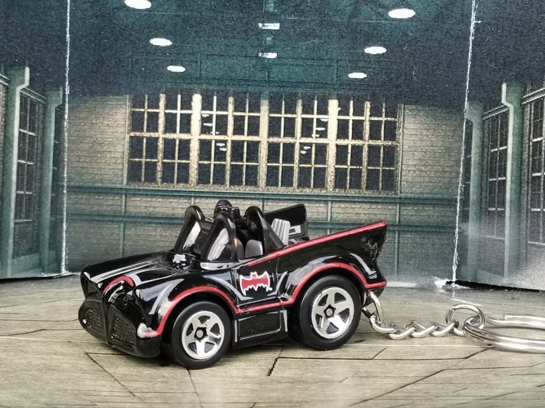 Hot Wheels Portachiavi: Hot Wheels Schlüsselanhänger Batmobile – Nuovo (secondo la descrizione) da Triesen venduto da NFL89