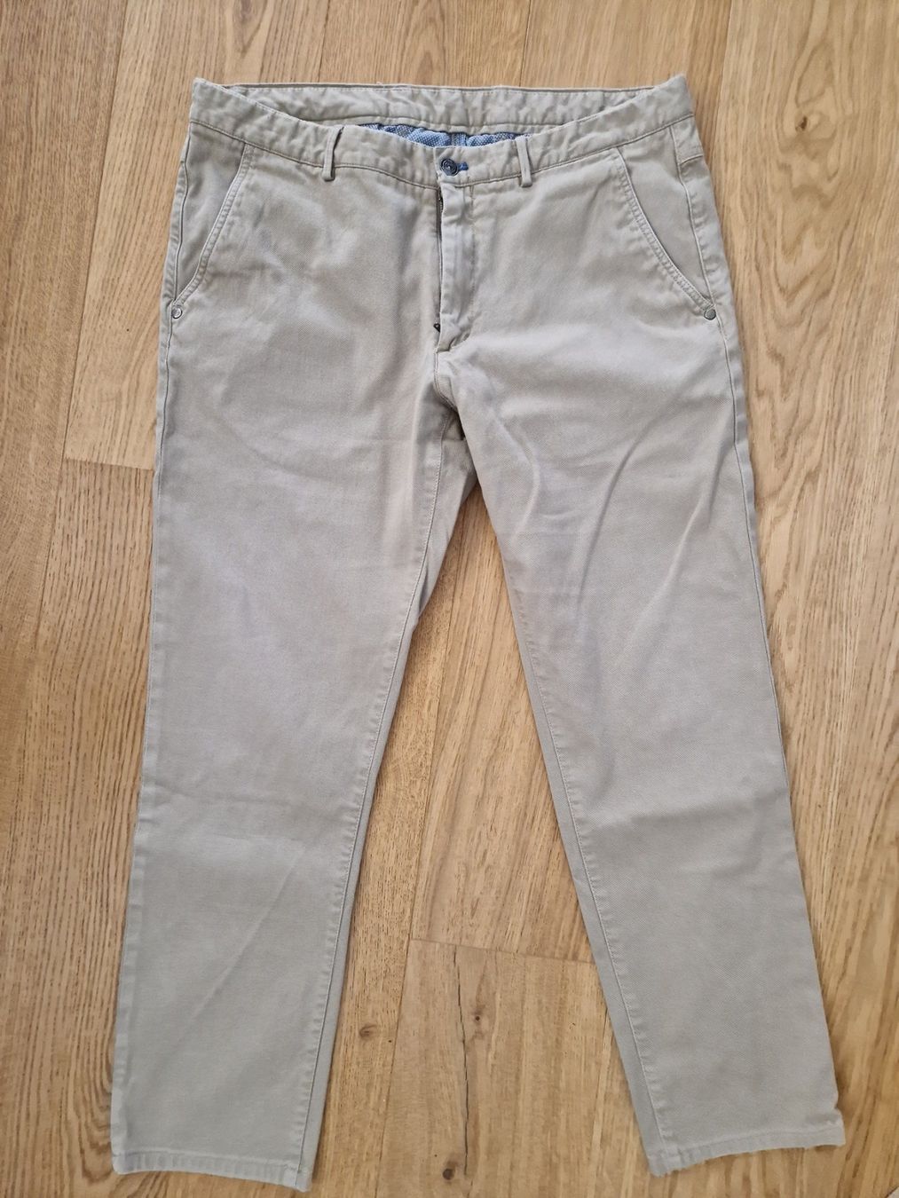 Massimo Dutti Pantaloni: Chino Hose Massimo Dutti Gr. 46 – Usato da Davos-Dorf venduto da Bpelikan