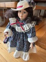 Schöne Porzellan-Puppe Beatrice aus der «The Promenade Colle