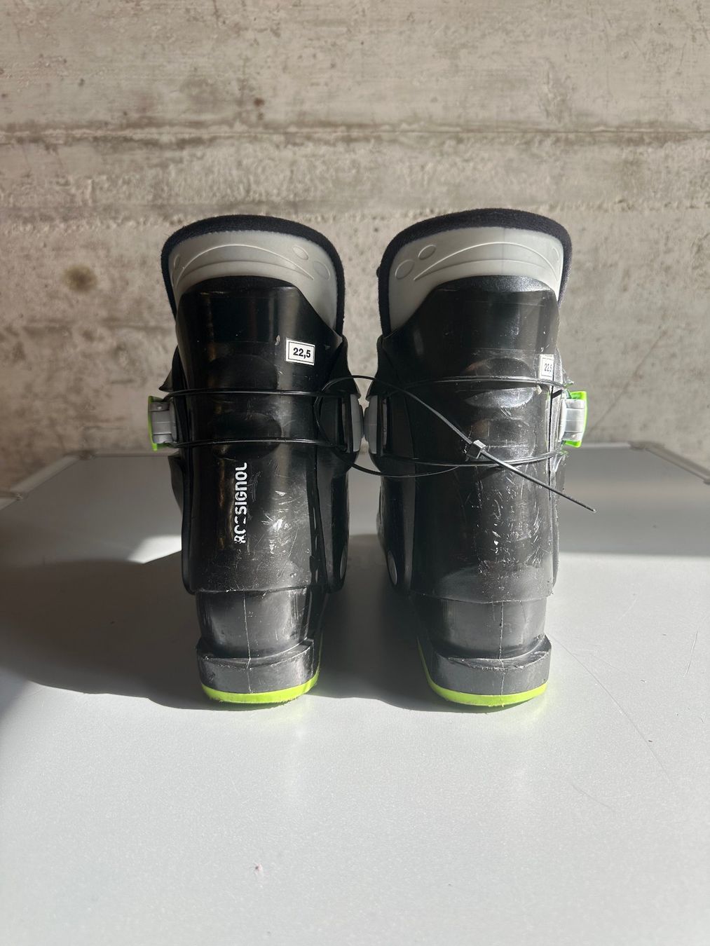 Rossignol Scarpe per ragazzi: Rossignol Kinder Skischuhe 22.5 / Gr. 36 – Usato da Emmenbrücke venduto da karkarkar 1
