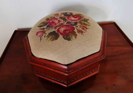 Antiker oktogonaler Gobelin-Hocker - Pouf