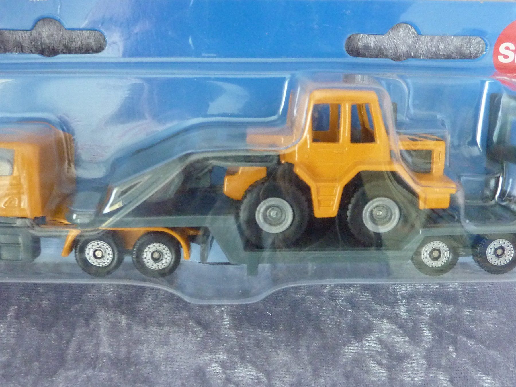 Siku Modellautos: Tieflader mit Frontlader 1616 Siku – Neu und originalverpackt aus Dürrenäsch von Cobra1ch 2