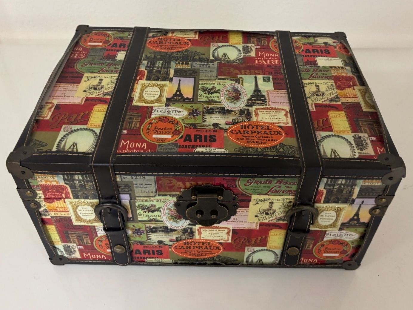 Cassapanche: Truhe mit Reise Motiv – Usato da Wettingen venduto da Wendemarket