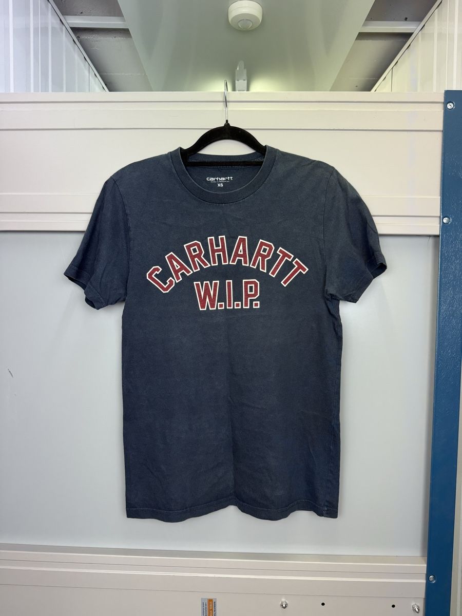Carhartt T-shirts: Carhartt W.I.P tee – D'occasion à Lausanne par Unehistoiredesapes